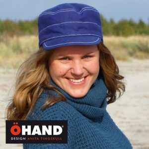 Handsydd vinterkeps i recyclad textil från ÖHAND